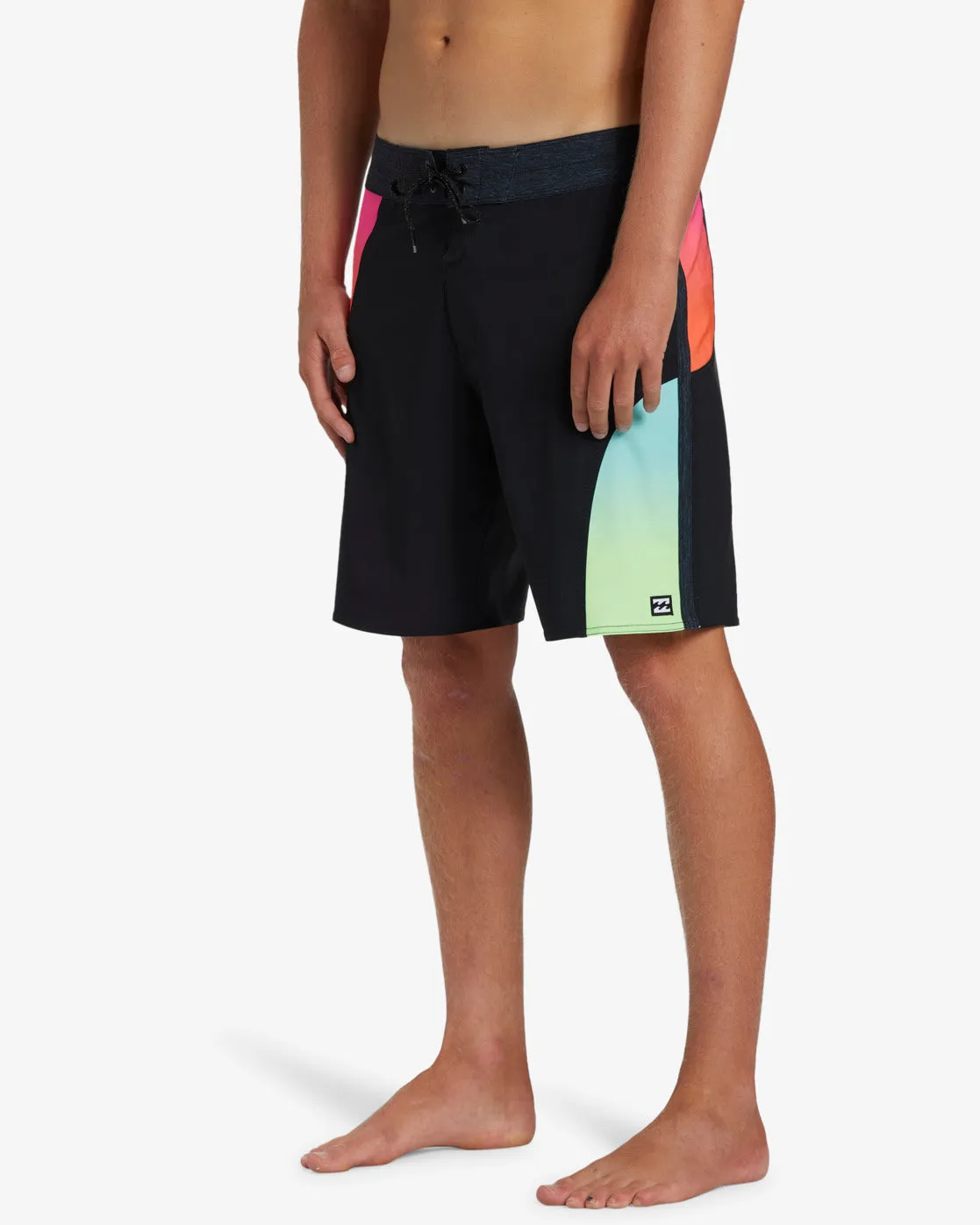 Cylinders Pro 19 Boardshorts - Black