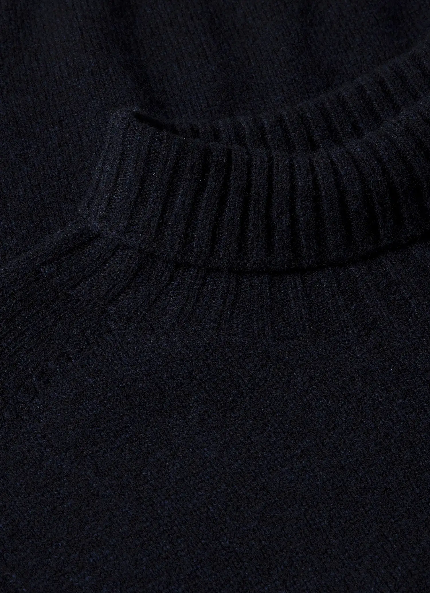 Men's Lambswool Roll Neck in Dark Navy Mouline